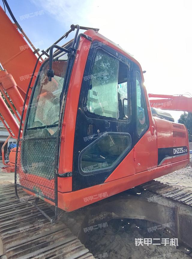 斗山DH220LC-9E挖掘机