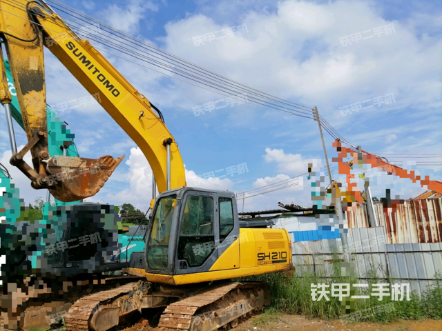 住友SH210-5挖掘机