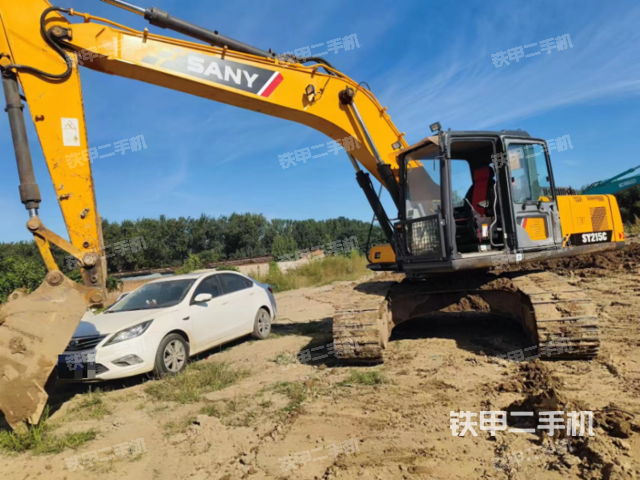 三一重工SY215C挖掘机