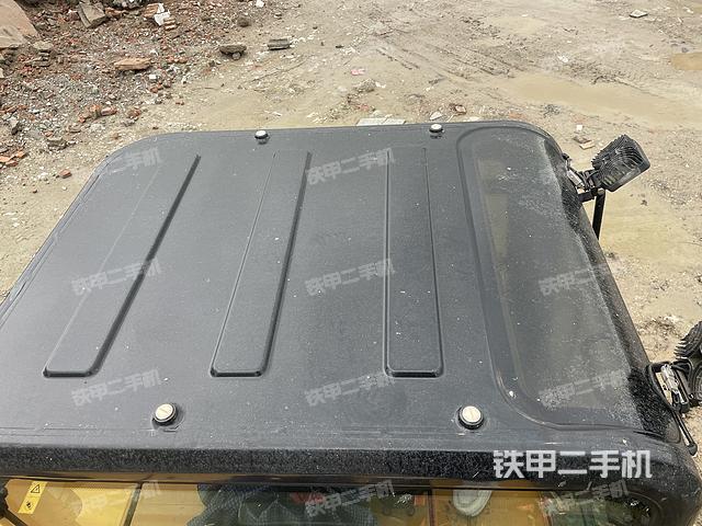 驾驶室顶部（整机外观）