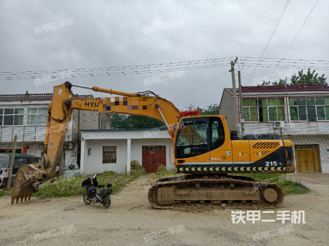 现代R215-9C挖掘机