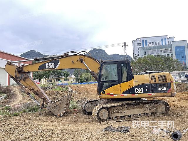 卡特彼勒320D-E挖掘机