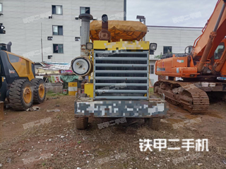四川-成都市二手国产移动破车载重锤移动破移动破碎站实拍照片