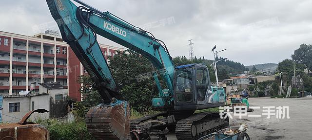 神钢SK210LC-8挖掘机