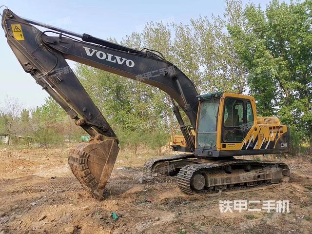 沃尔沃EC210B挖掘机