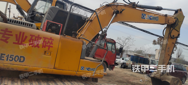 駕駛室頂部（整機外觀）