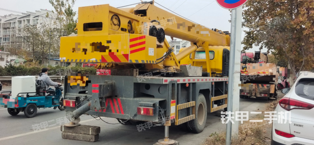 整機右后45°（設(shè)備外觀及核心部件）