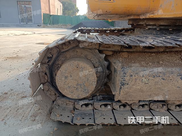 單側(cè)履帶整體（整機(jī)外觀）