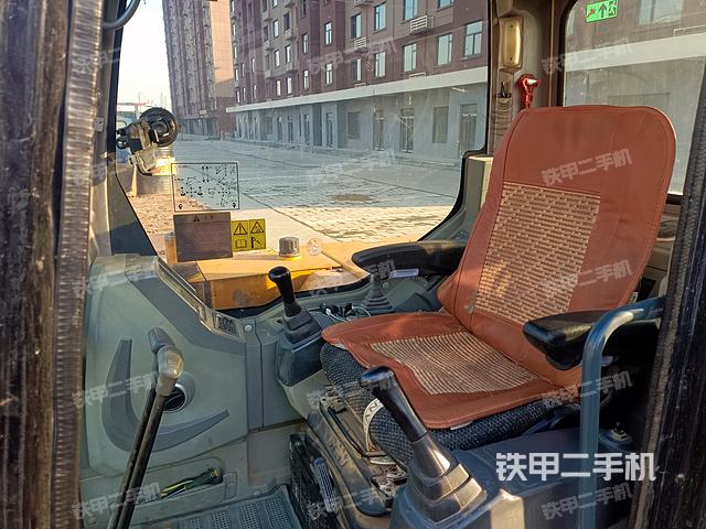 駕駛室整體（整機(jī)外觀）