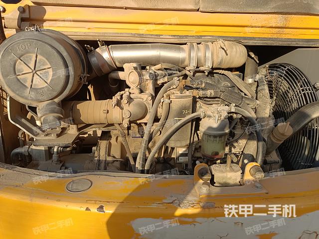 液壓泵艙室正面整體（整機(jī)外觀）