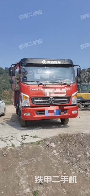 大運(yùn)汽車4X2平板運(yùn)輸車