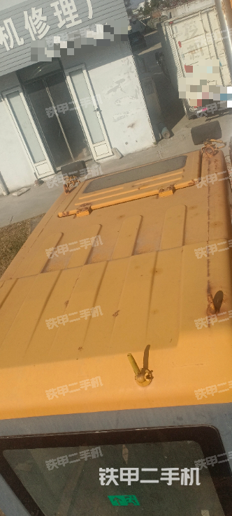 驾驶室顶部（整机外观）