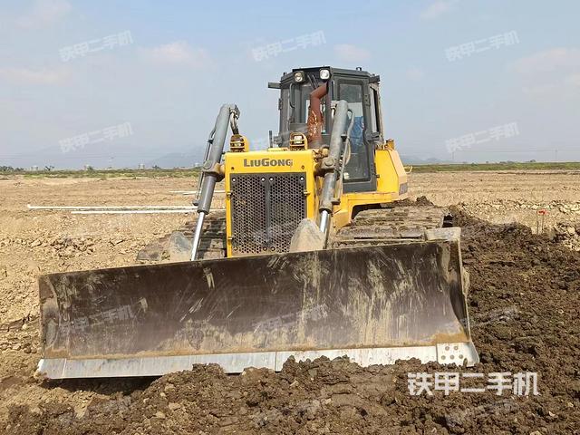 整机右侧（设备外观及核心部件）