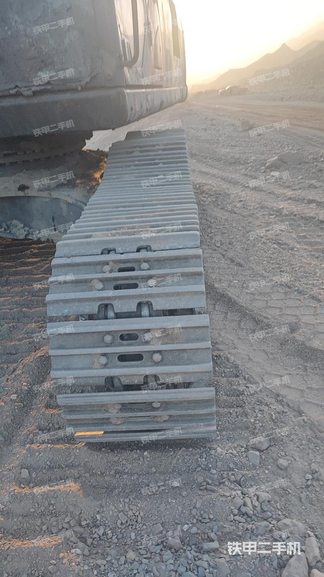 单侧履带整体（整机外观）