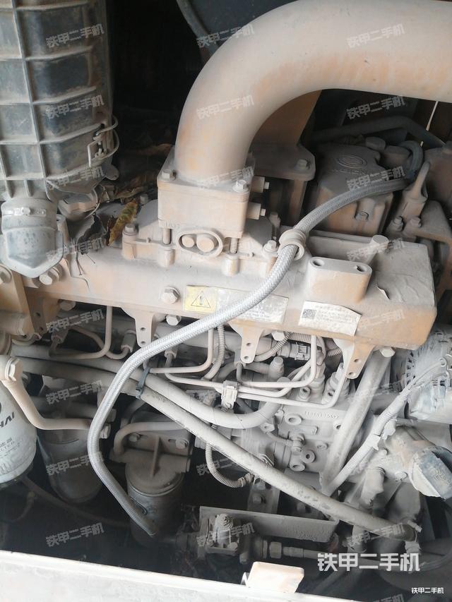 发动机左侧（整机外观及大件）