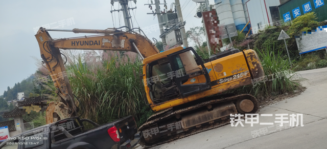 驾驶室顶部（整机外观）