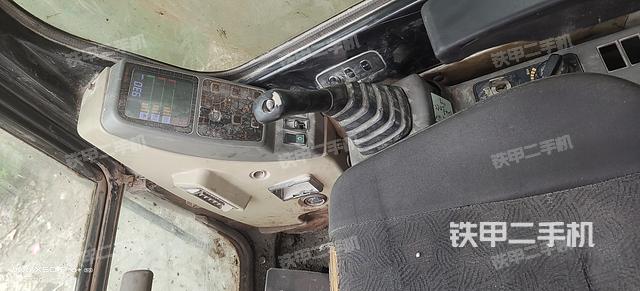 驾驶室整体（整机外观）