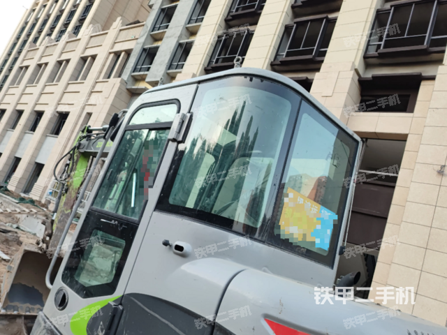 驾驶室整体（整机外观）