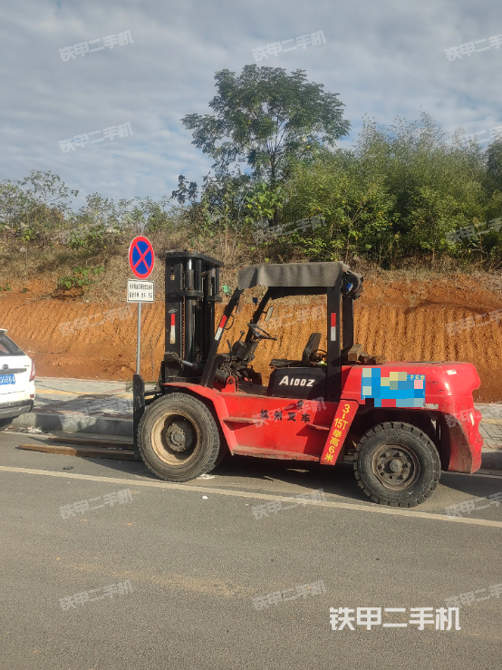 整机左侧（设备外观及核心部件）