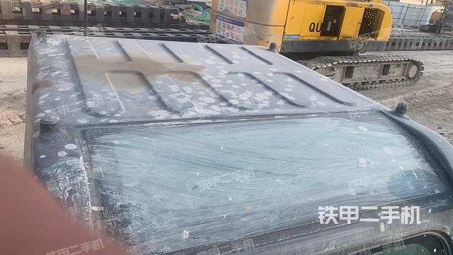 驾驶室顶部（整机外观）