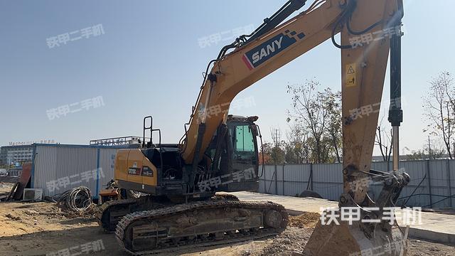三一重工SY215C挖掘機(jī)