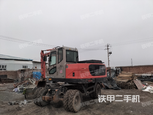 驾驶室顶部（整机外观）