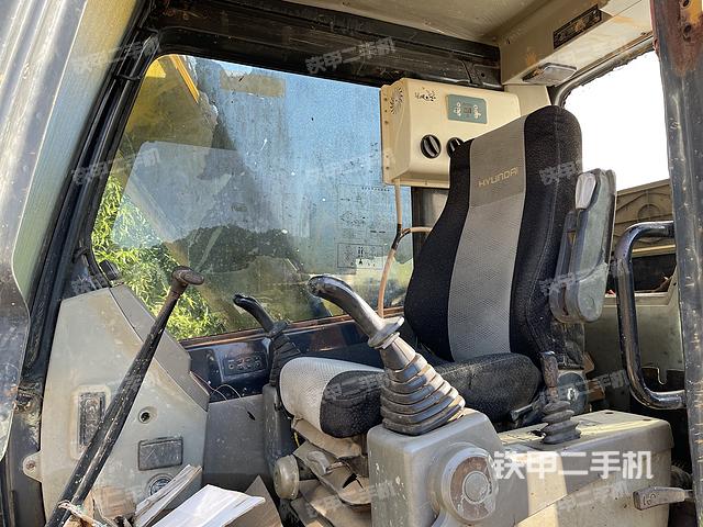 驾驶室整体（整机外观）