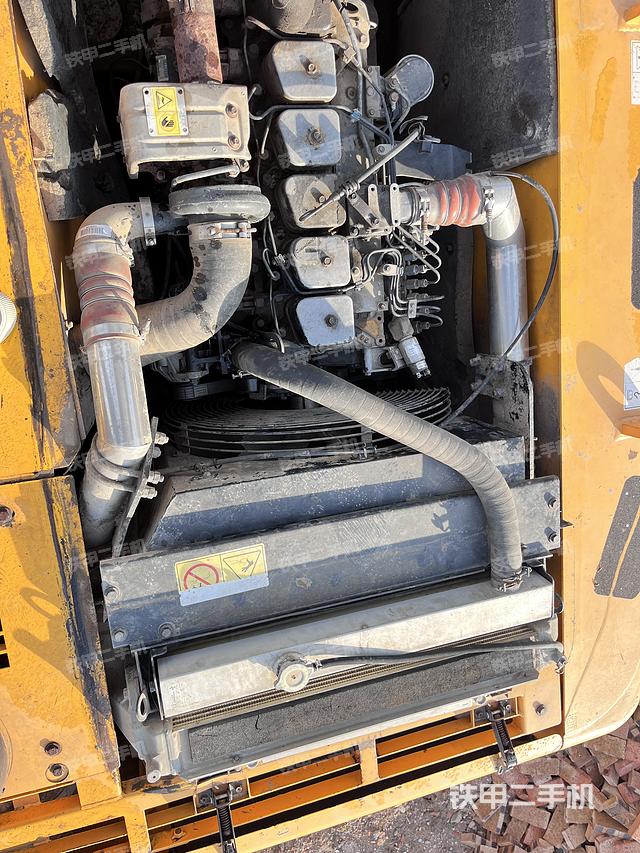 驾驶室顶部（整机外观）