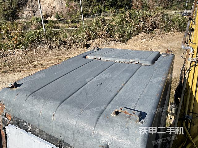 驾驶室顶部（整机外观）