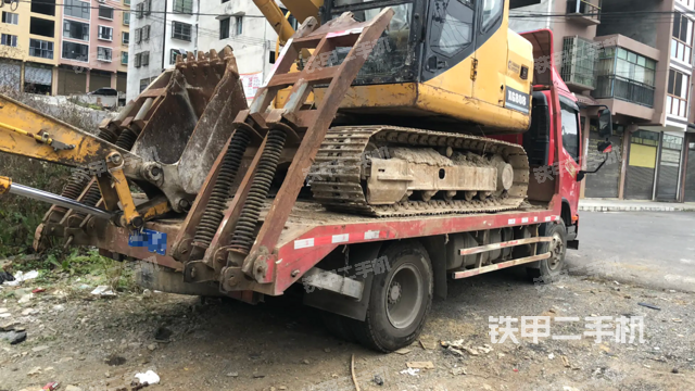 整機(jī)右后45°(設(shè)備外觀及核心部件) 整機(jī)右后45°(設(shè)備外觀及核心部件)