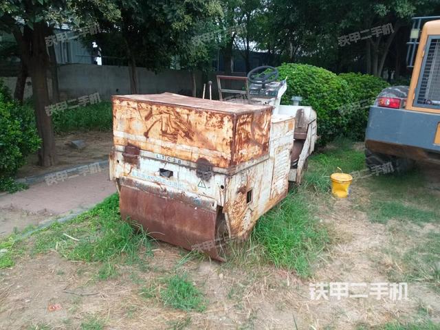 整機右側(cè)(設(shè)備外觀及核心部件) 整機右側(cè)(設(shè)備外觀及核心部件)