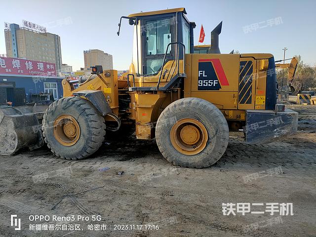 工作裝置整體(整機(jī)外觀及大件) 工作裝置整體(整機(jī)外觀及大件)