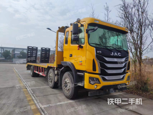 江淮重工6X2平板運(yùn)輸車(chē)
