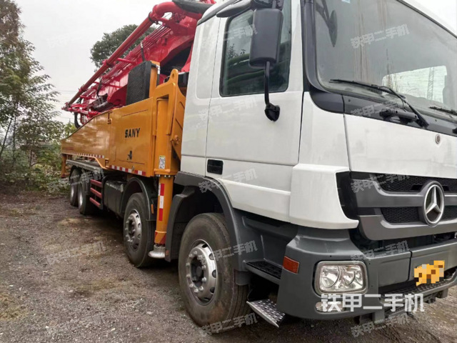 三一重工SY5419THB52泵車