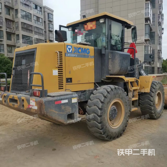 整機(jī)右后45°(整機(jī)外觀及大件) 整機(jī)右后45°(整機(jī)外觀及大件)