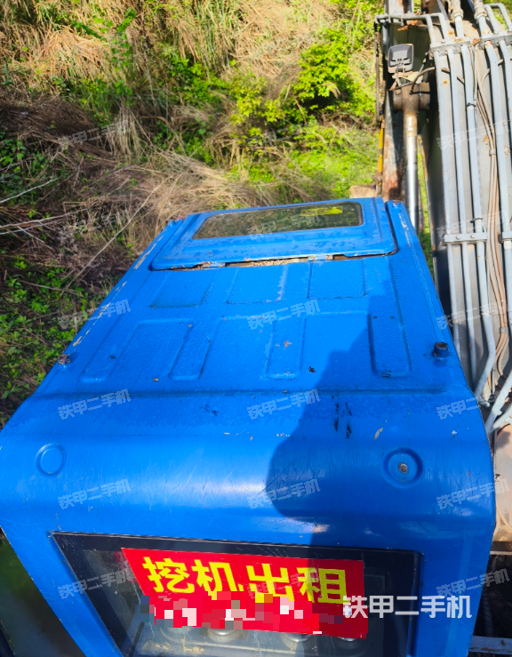 驾驶室顶部（整机外观）