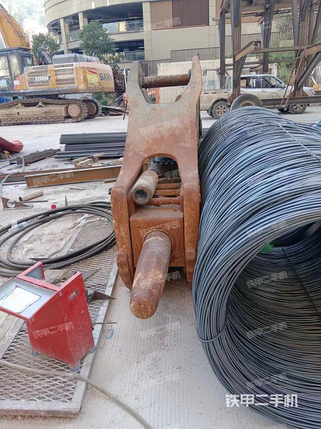 整机右后45°（设备外观及核心部件）