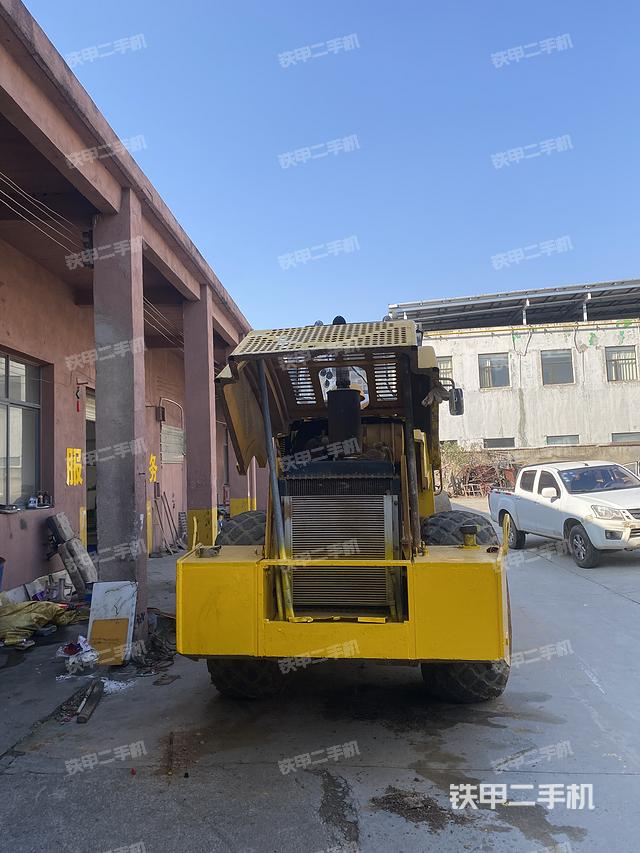 整机右侧（设备外观及核心部件）