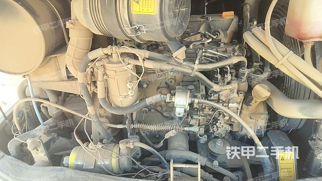 回转马达和主控阀（整机外观）