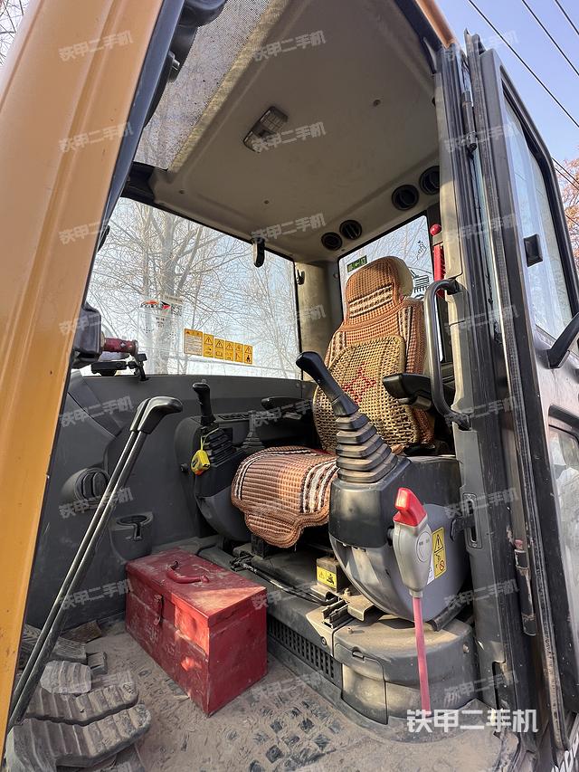 驾驶室整体（整机外观）