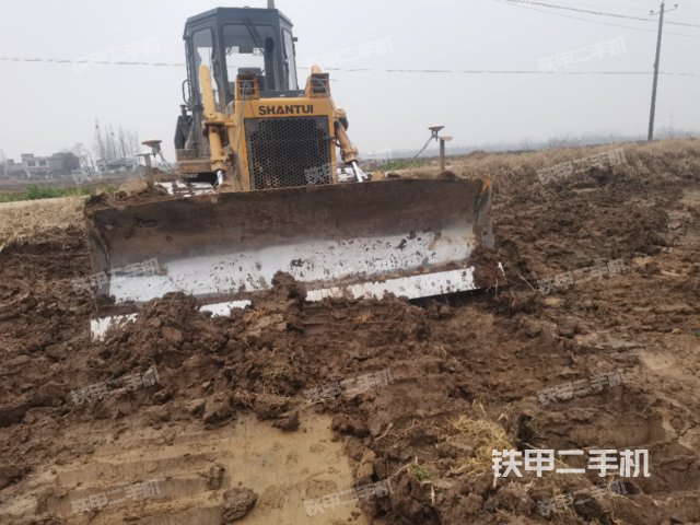 山推SD13S湿地型推土机
