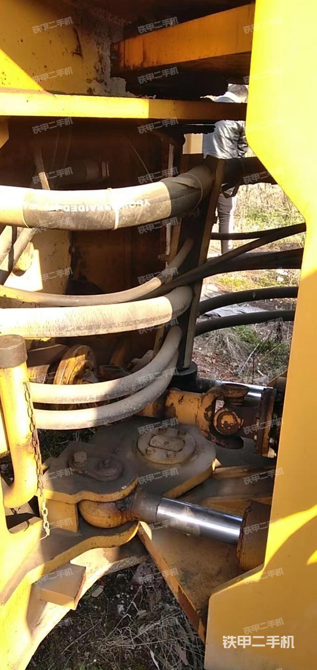 发动机右侧（整机外观及大件）