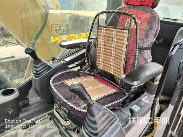 驾驶室顶部（整机外观）