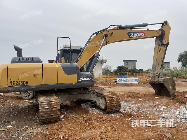 徐工XE205DA挖掘机