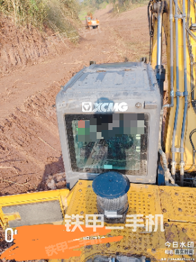 驾驶室顶部（整机外观）