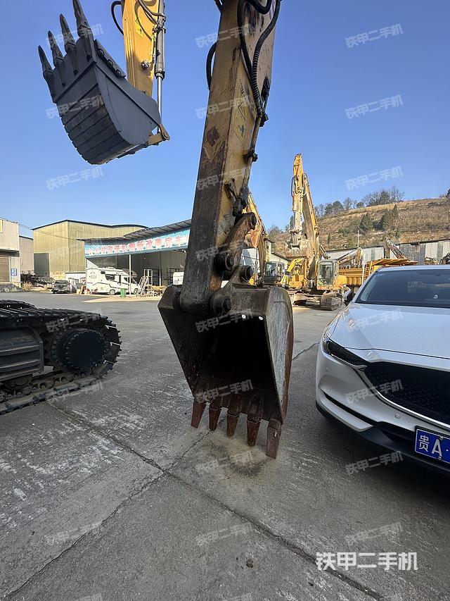 驾驶室顶部（整机外观）