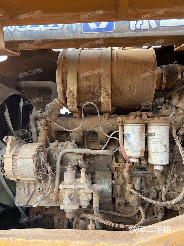 发动机右侧（整机外观及大件）