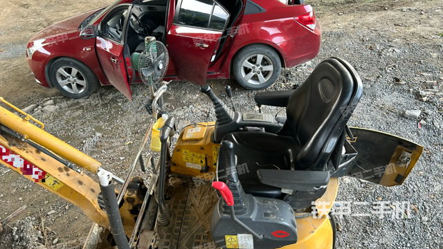 驾驶室整体（整机外观）