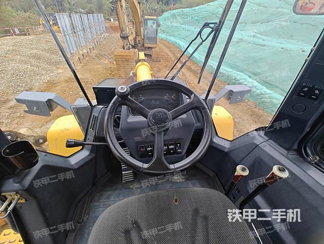 驾驶室操作台（整机外观及大件）