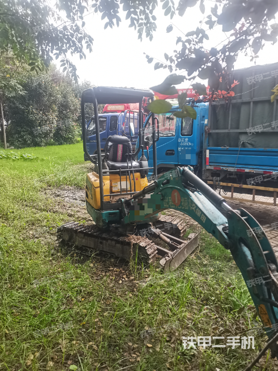 驾驶室整体（整机外观）